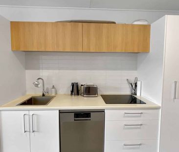 CITY CENTRE - CONVENIENT ONE BEDROOM APARTMENT - Photo 4