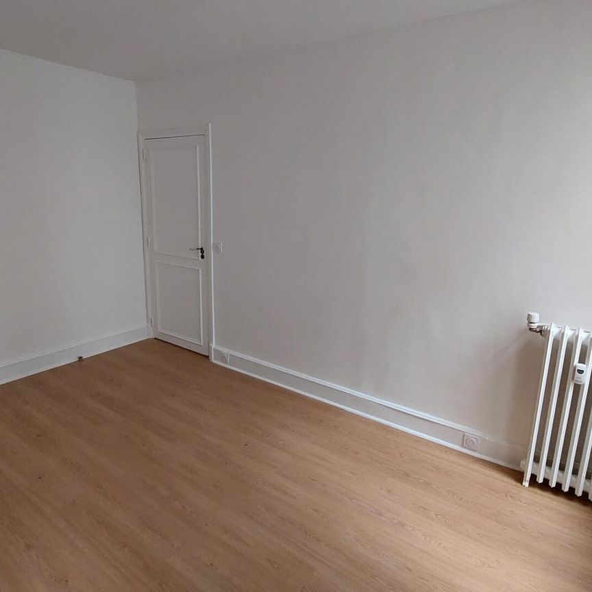 location Appartement F4 DE 83.5m² À PARIS - Photo 1