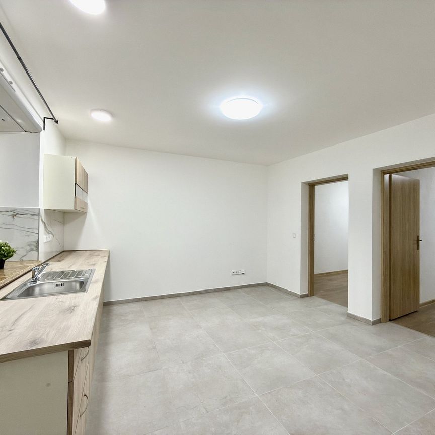Pronájem bytu 2+1 50 m² - Photo 1