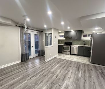 Detached Home For Lease | N8116992 - Photo 4