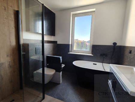 Przestronny dom, idealny dla dużej rodziny! - Photo 5