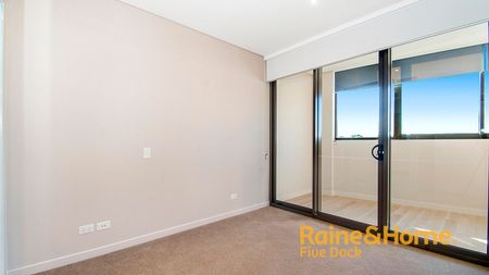 405/26 Footbridge Boulevarde, Wentworth Point, NSW 2127 - Photo 4