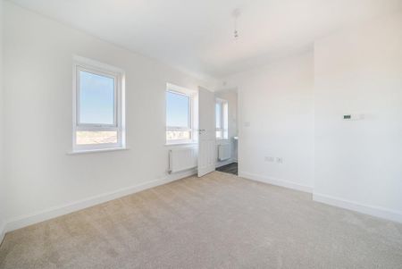 3 bedroom semi-detached house to rent - Photo 4