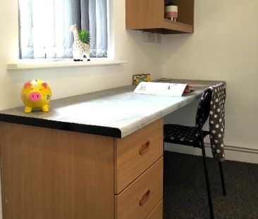 6 bedroom private hall to rent - Photo 5