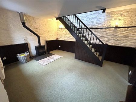 2 bedroom semi-detached house to rent - Photo 2