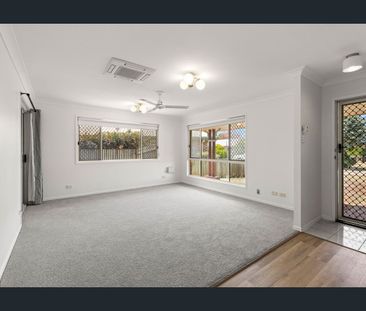 Stunning Family Home in Kearneys Spring. - Photo 3