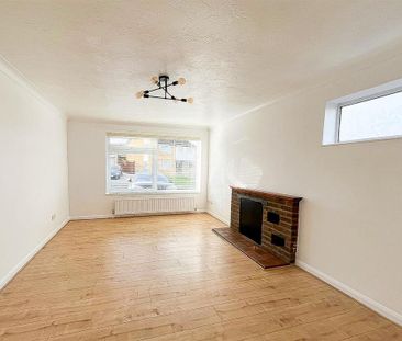 4 bedroom semi-detached house to rent - Photo 2