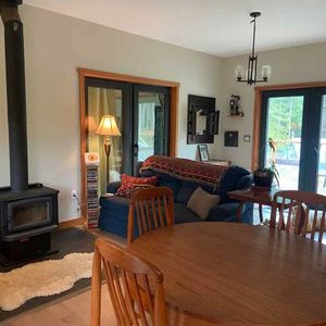 Cozy furnished Denman Island winter rental - Photo 2