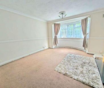 Buckingham Close, Hornchurch, RM11 - Photo 3