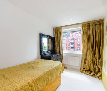 3 bedroom flat to rent - Photo 4