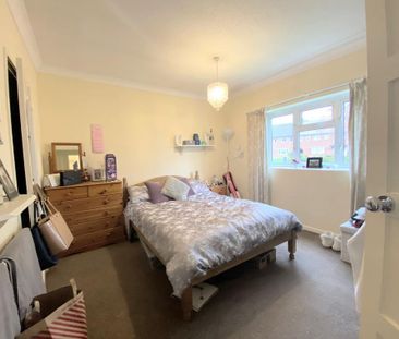 4 bedroom semi-detached house to rent - Photo 5