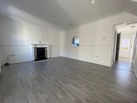 3 bedroom house to rent Ventnor Close, BN23 - Photo 5