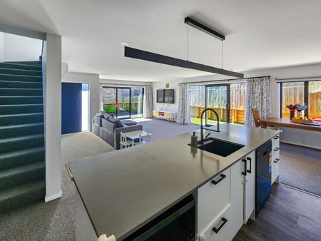 Upper Hutt Living - Photo 3