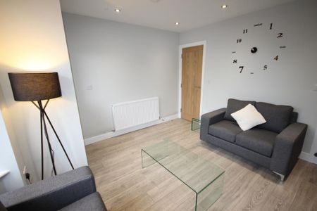 1 bedroom in a house share to rent - Photo 3