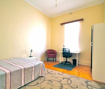 5-bedroom shared house, Henley Beach Rd - Photo 1