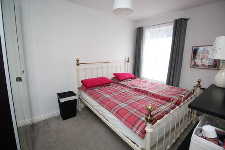 2 bedroom end of terrace house to rent - Photo 3