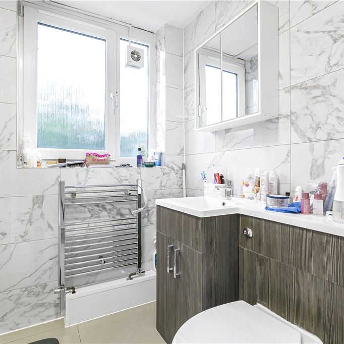 Westbridge Road, London, SW11 3TL - Photo 1