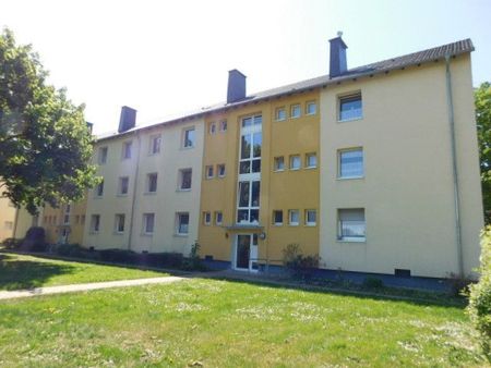 Sehr schöne 3-Raumwohnung mit Balkon und Vinylboden in zentraler Lage... - Foto 5