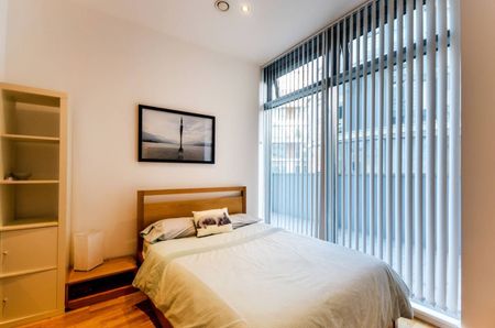 Studio Flat, The Crescent, SE8 - Photo 2