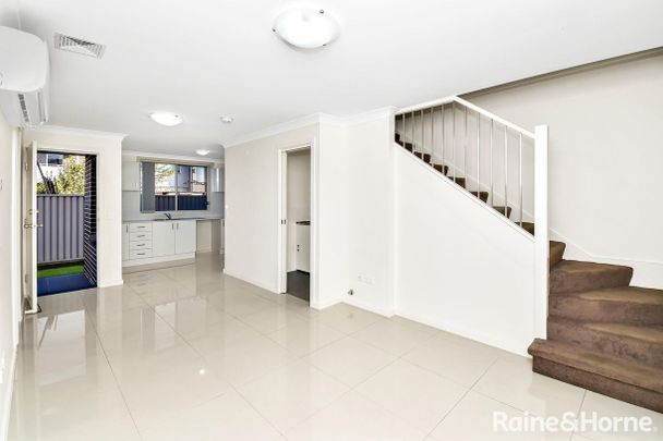 Modern Three Bedroom Town House - Photo 1