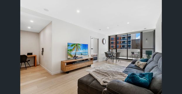 Top-Floor Tranquility in the Heart of Hornsby! - Photo 1