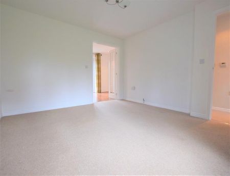 3 Bedroom Mews To Let - Photo 2