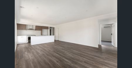 Spacious 4 Bedroom, 3 Bathroom Home with Double Garage - Photo 5