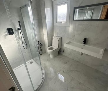 Room in a Shared House, Oatland Road, LS7 - Photo 3