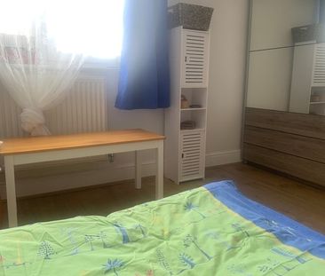 Room in a Shared House, Fulcher Row, RG6 - Photo 4