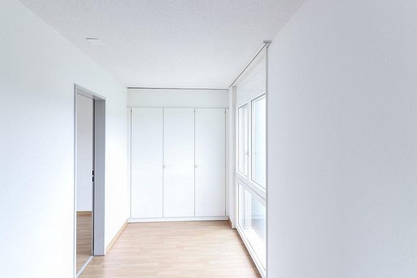 4.5-ZW à 101 m² zuoberst im 2. OG - Photo 1