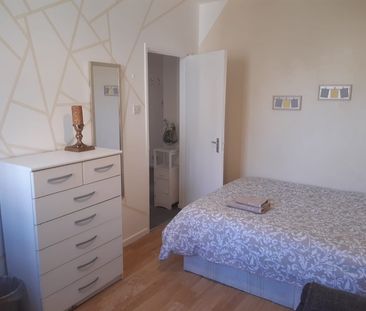 1 Bed Flat, Hazelwood House, SE8 - Photo 4