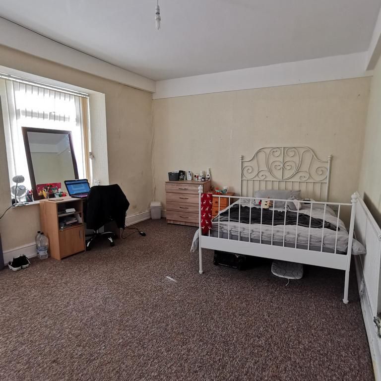 4 bedroom house to rent - Photo 1