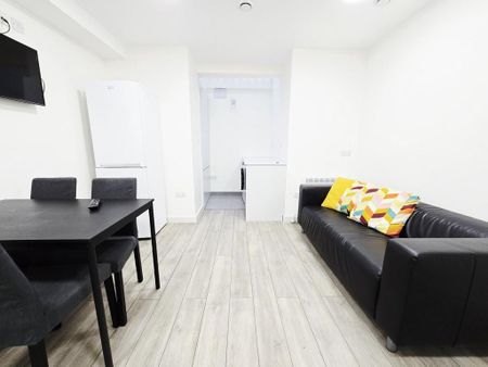 2 bedroom flat to rent - Photo 3