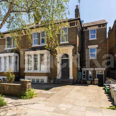 Very large one bedroom property with high ceilings located close to Tufnell Park - Photo 2