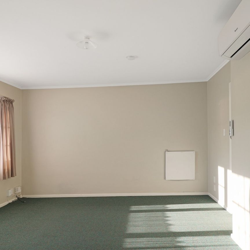 SILVERSTREAM - NEAT 2 BEDROOMS - Photo 1