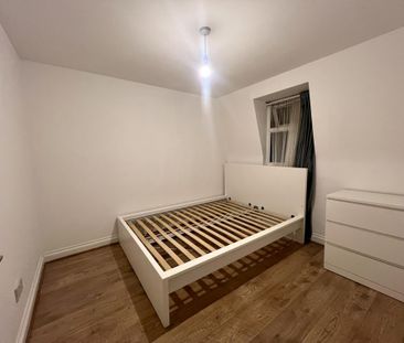 3 bedroom flat to rent - Photo 2