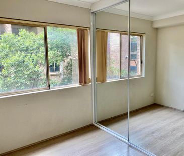 Spacious Unit ! - Photo 6