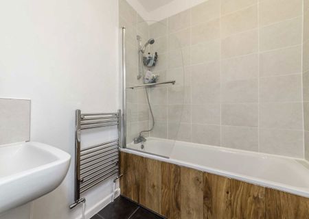 Hopton Road, SW16 2EL, London - Photo 5