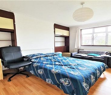 Studio Apartment, 1 bath, 1 reception Flat - Photo 1