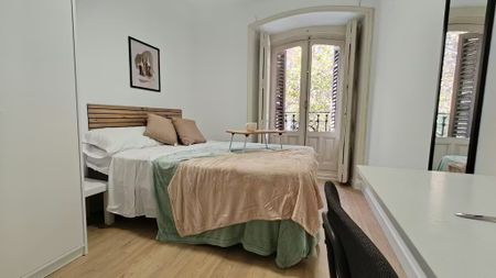 Calle de Trafalgar, Madrid, Community of Madrid 28010 - Photo 2