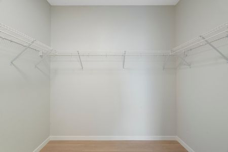 2416-33 Carringham Gate Nw - Photo 2