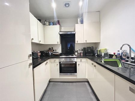 2 Bedroom Maisonette - Duplex To Let - Photo 2