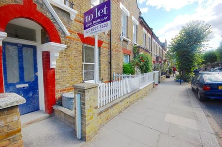 Two Bedroom House to rent in London - Photo 5