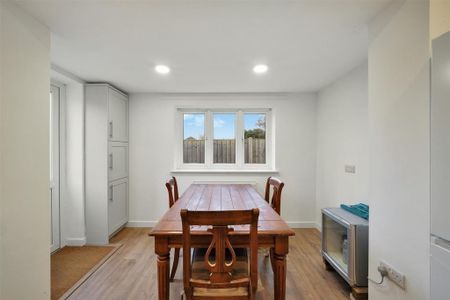 2 bedroom detached bungalow to rent - Photo 3