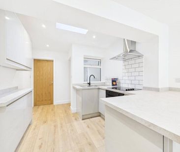 2 bedroom terraced house to rent - Photo 4