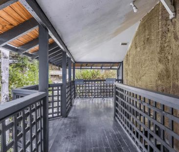 Furnished Art Deco Sanctuary in the Heart of South Yarra - Photo 5