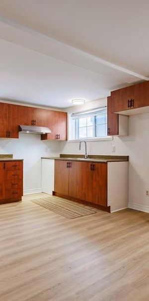 Très grand appartement de 1 chambre à coucher avec bureau fermé, situé à Blainville, disponible dès le 1er juillet. Animaux acceptés. - Photo 1