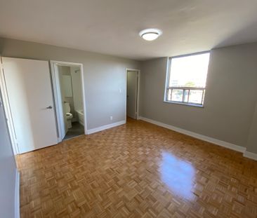 NEWLY RENOVATED 2 Bedroom Apartment in Cooksville! - Photo 5