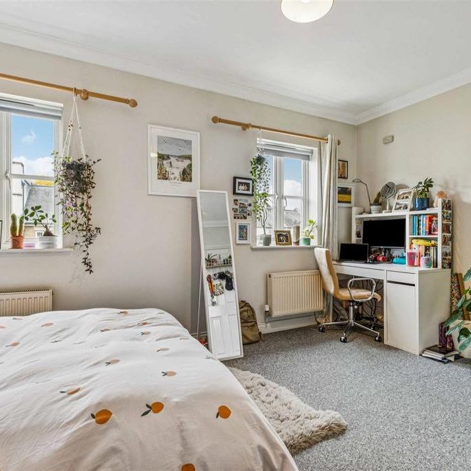 4 bedroom terraced house to rent - Photo 1