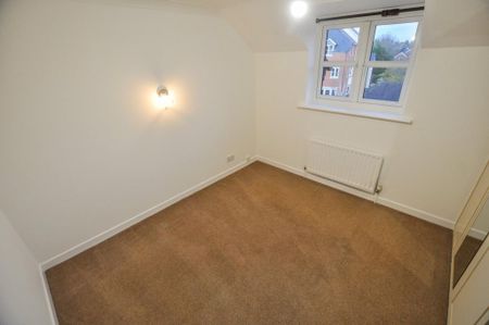 3 bedroom terraced house to rent - Photo 4